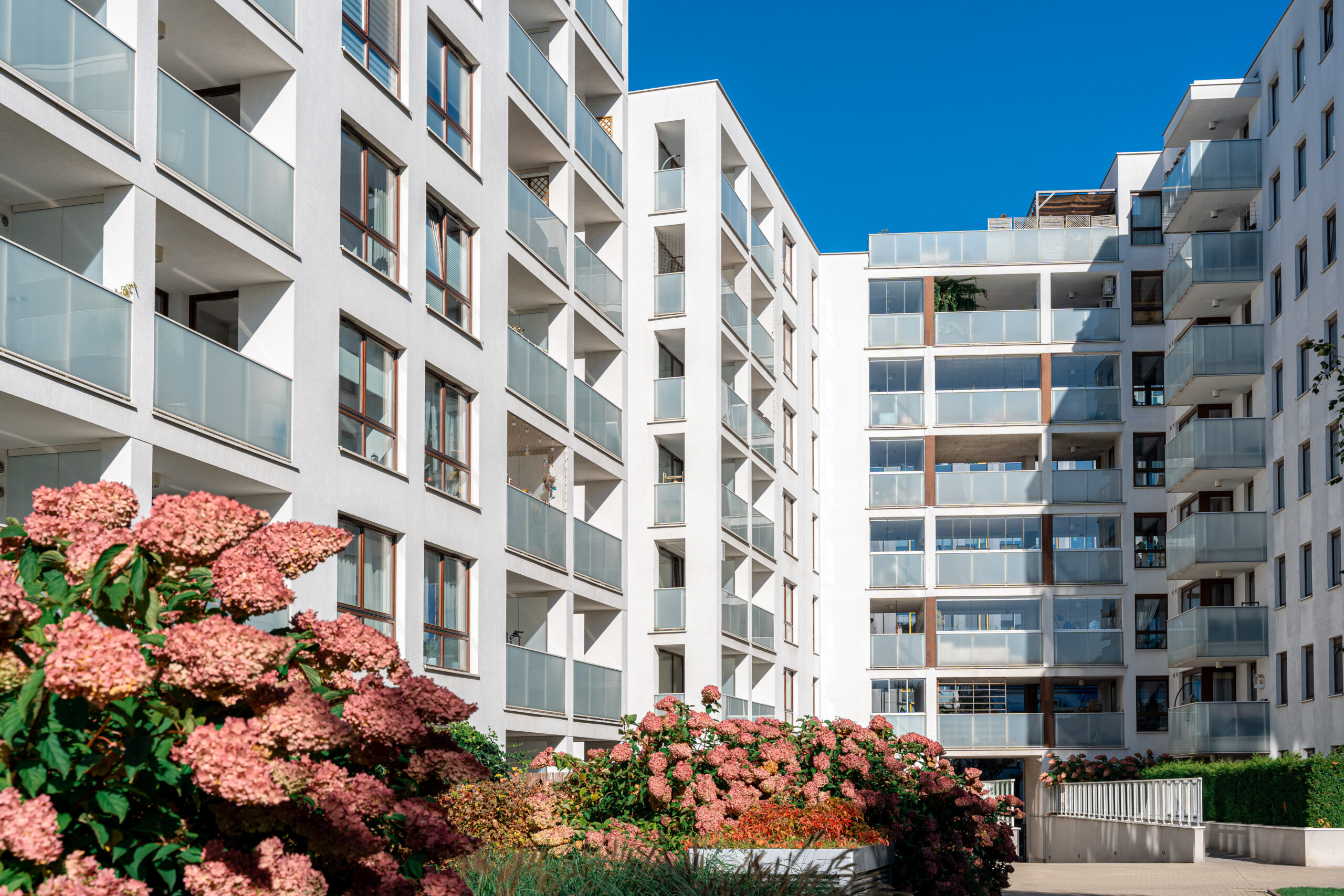 Neocity Polska powołana została w 2006 roku w celu poszerzania działalności <a href="https://neocitygroup.com/" target="_blank" style="color: #1887CE;" >Grupy NeoCity</a> na arenie międzynarodowej.